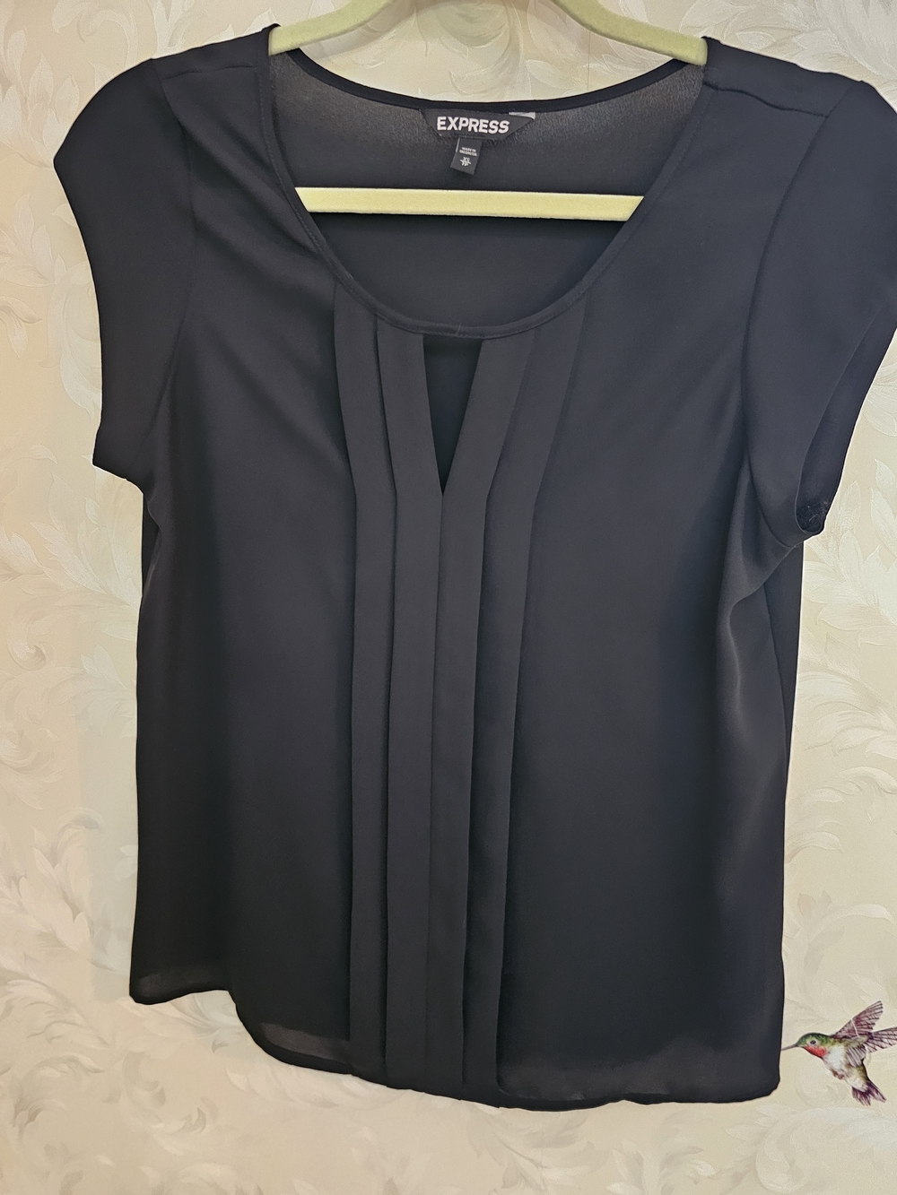 Express Black Short-Sleeve Pleated V-Notch Blouse